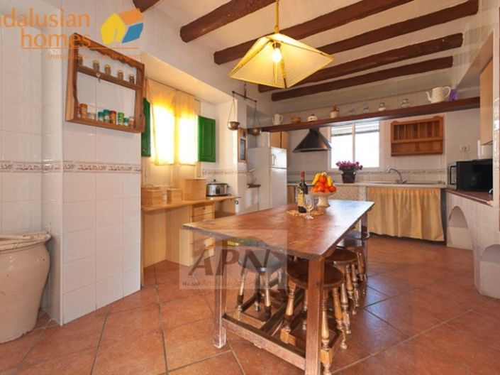 Image No.34-14 Bed Townhouse for sale