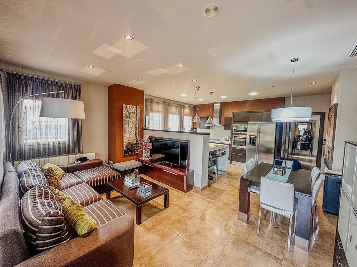 Image No.15-5 Bed Villa for sale