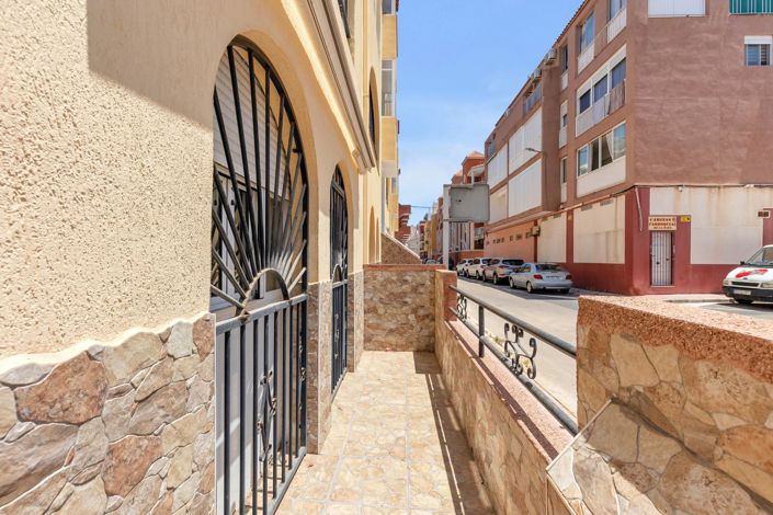 Image No.3-Appartement de 2 chambres à vendre à Torrevieja