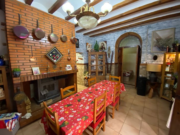 Image No.9-7 Bed Country House for sale