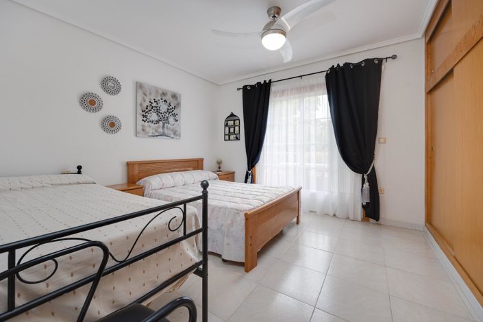 Image No.10-3 Bed Townhouse for sale