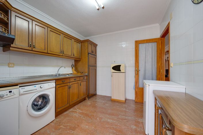 Image No.19-3 Bed Townhouse for sale