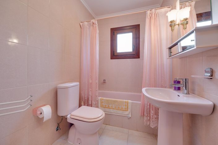 Image No.22-3 Bed Townhouse for sale