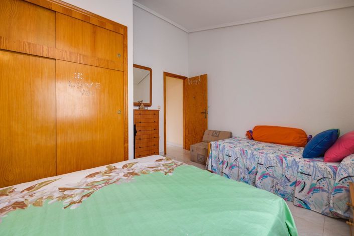 Image No.27-3 Bed Townhouse for sale