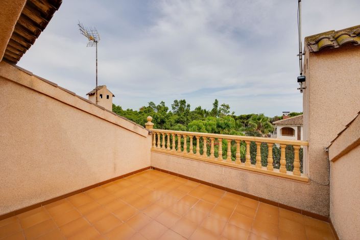 Image No.38-3 Bed Townhouse for sale