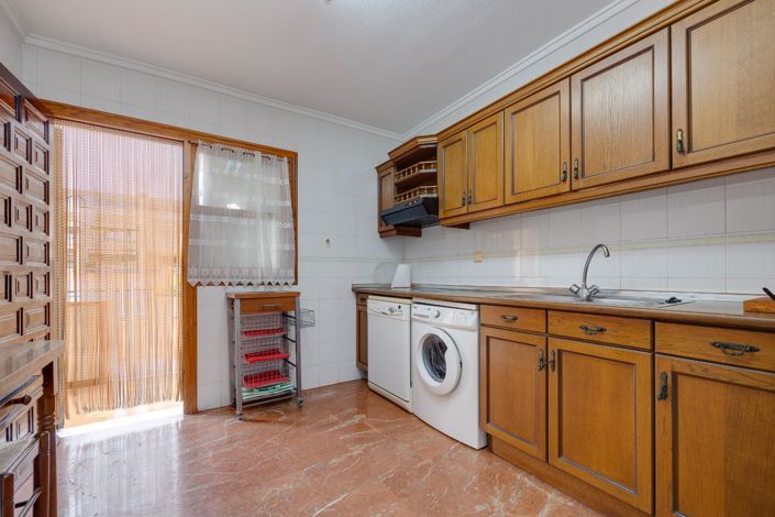 Image No.5-3 Bed Townhouse for sale