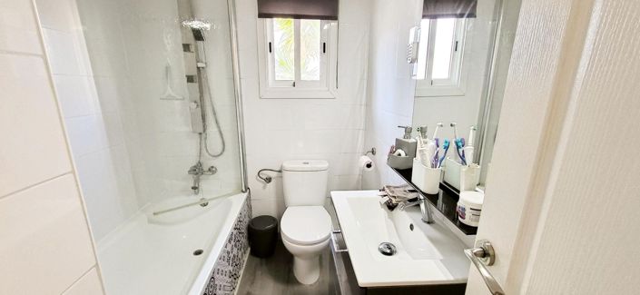 Image No.16-3 Bed Townhouse for sale