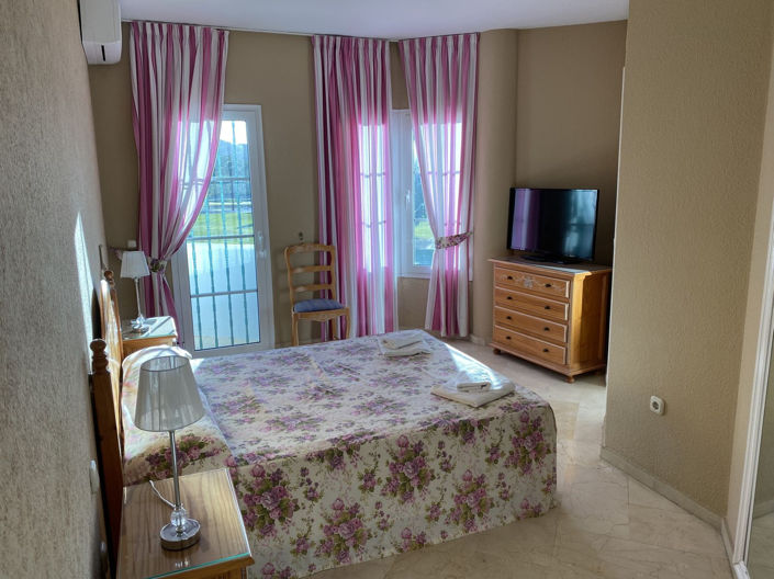 Image No.9-3 Bed Apartment for sale