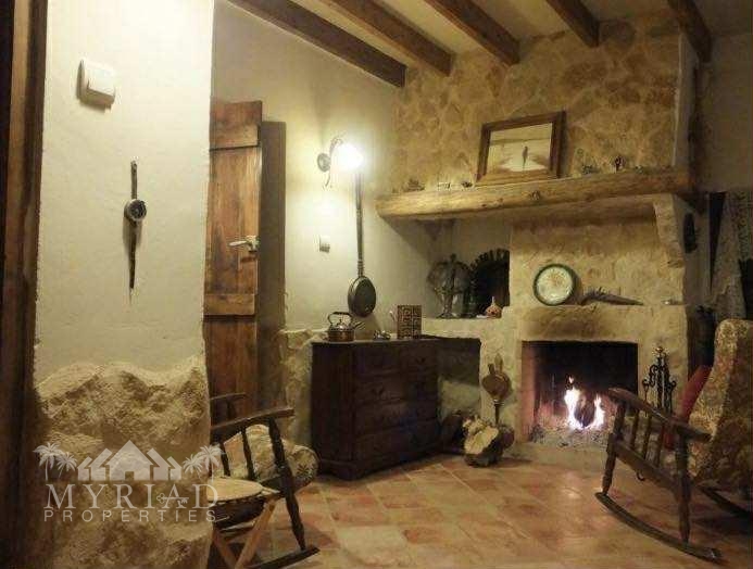 Image No.6-5 Bed Chalet for sale