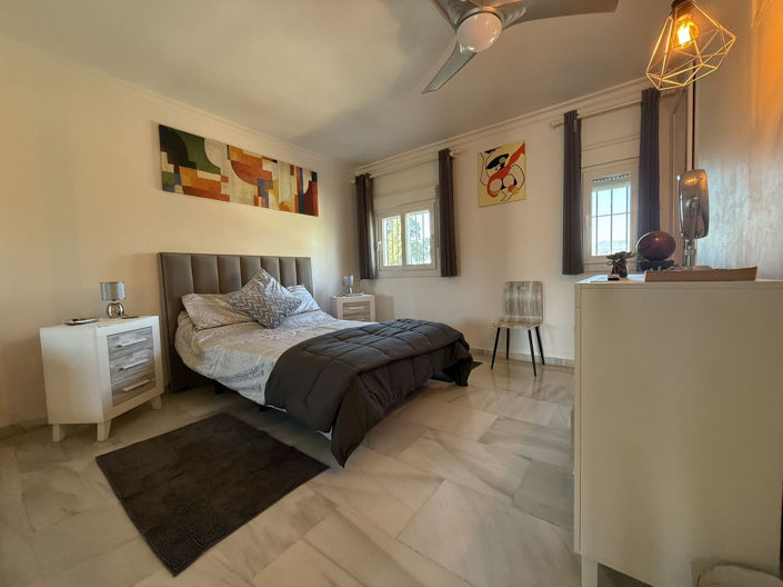 Image No.17-3 Bed Townhouse for sale