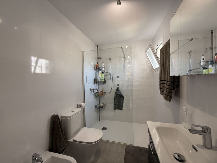 Image No.19-3 Bed Townhouse for sale