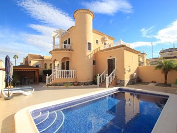 4 Bed Villa for sale