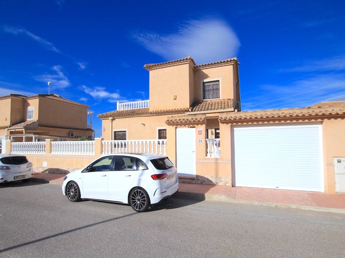 Image No.3-4 Bed Villa for sale