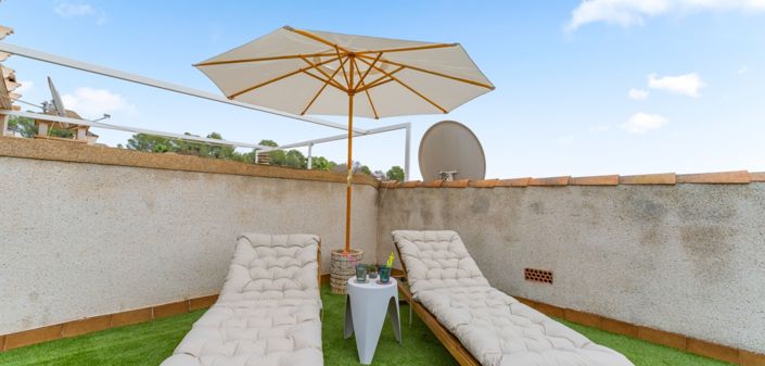 Image No.37-2 Bed Townhouse for sale