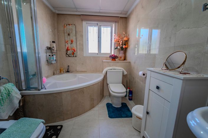 Image No.30-2 Bed Townhouse for sale