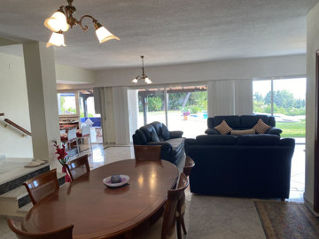 8-e64a9055bba3e77ac8aca3b893cdf826