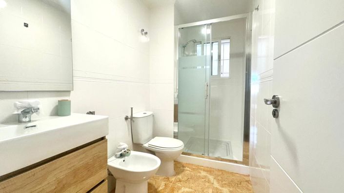 Image No.16-2 Bed Bungalow for sale