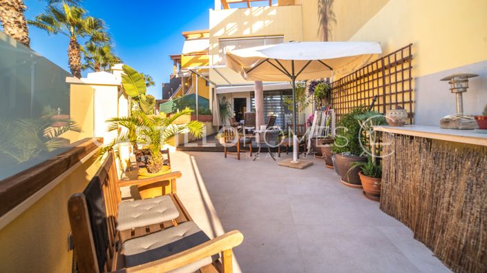 Image No.1-4 Bed Townhouse for sale