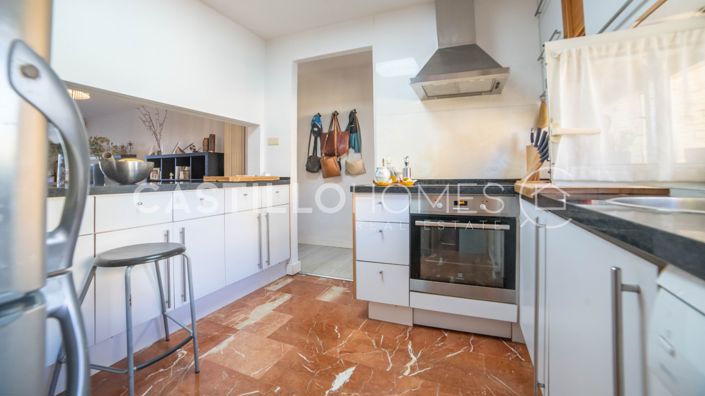 Image No.20-4 Bed Townhouse for sale