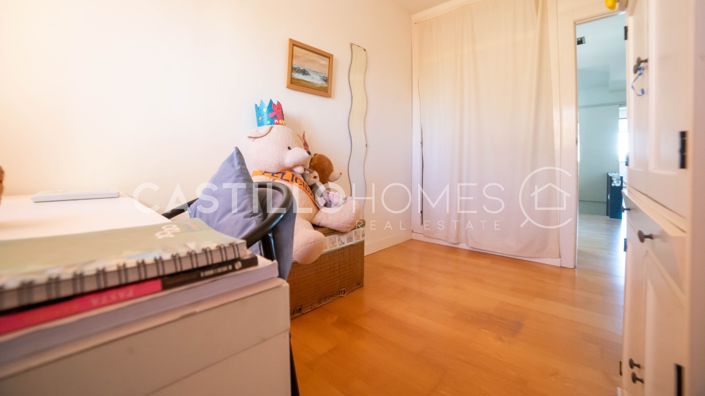 Image No.44-4 Bed Townhouse for sale