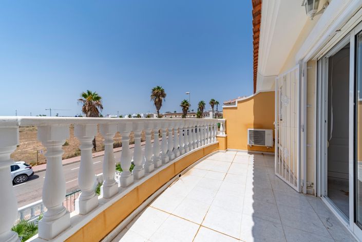 Image No.23-3 Bed Townhouse for sale