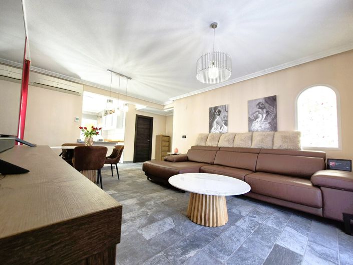 Image No.19-3 Bed Villa for sale