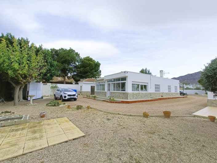 Image No.12-3 Bed Villa for sale