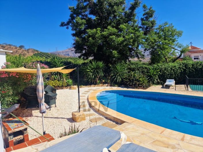 Image No.25-6 Bed Country House for sale