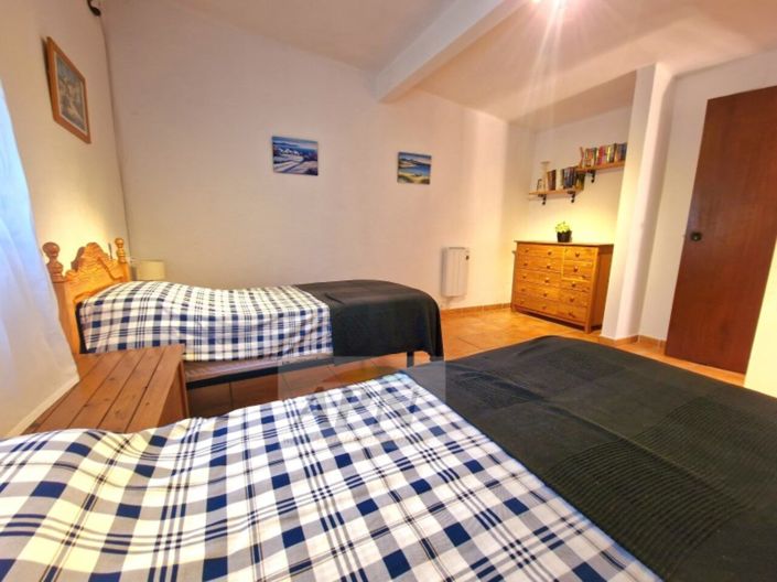 Image No.41-6 Bed Country House for sale