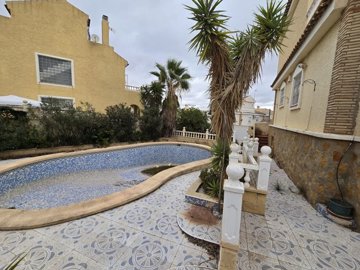 wwhatsapp-image-2025-12-04-at-160103-43-