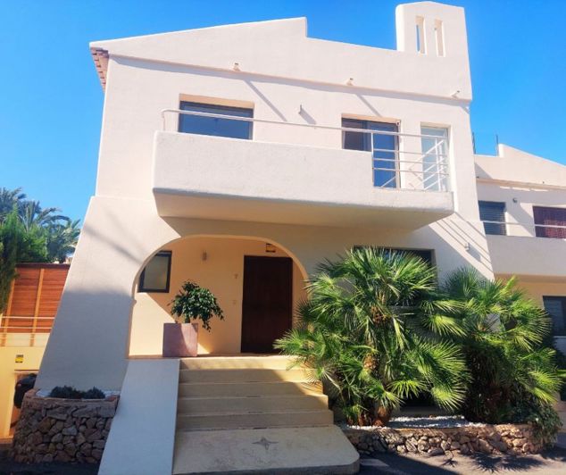 Image No.2-3 Bed Villa for sale