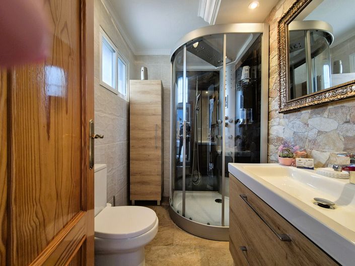 Image No.28-3 Bed Villa for sale