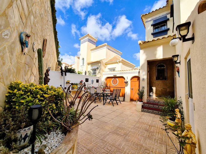 Image No.35-3 Bed Villa for sale