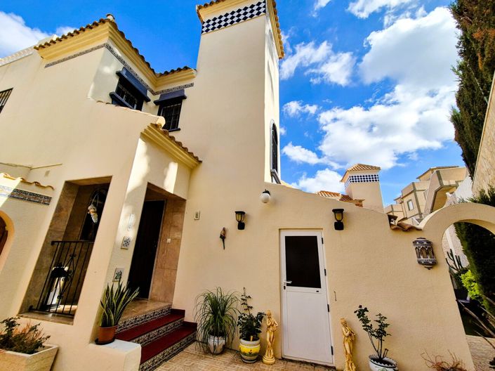 Image No.7-3 Bed Villa for sale