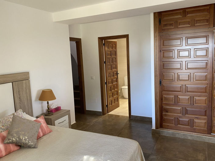 Image No.28-4 Bed Villa for sale
