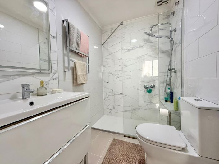 Image No.15-2 Bed Villa for sale