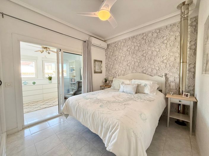 Image No.20-2 Bed Villa for sale