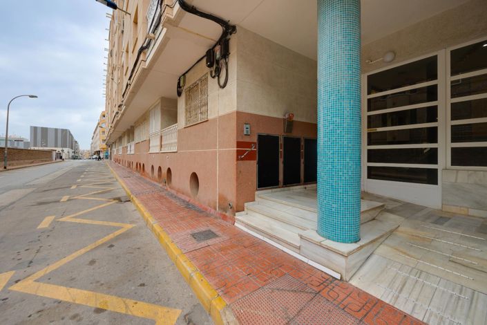 Image No.40-3 Bed Apartment for sale