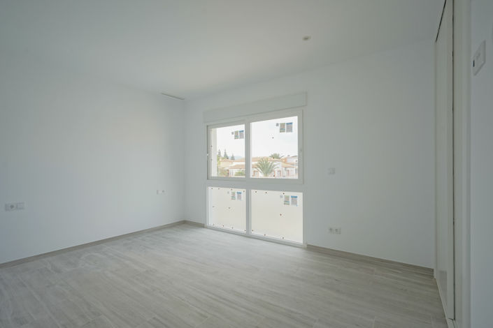 Image No.15-3 Bed Villa for sale