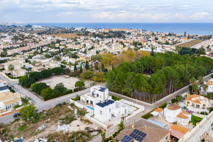 Image No.8-3 Bed Villa for sale