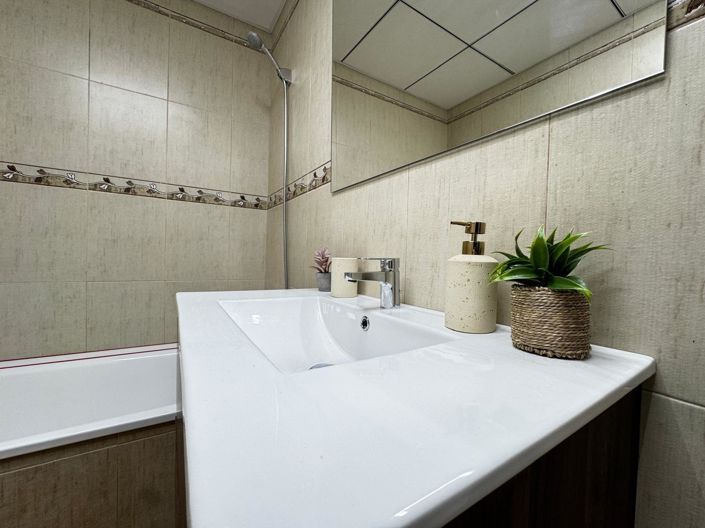 Image No.18-3 Bed Apartment for sale