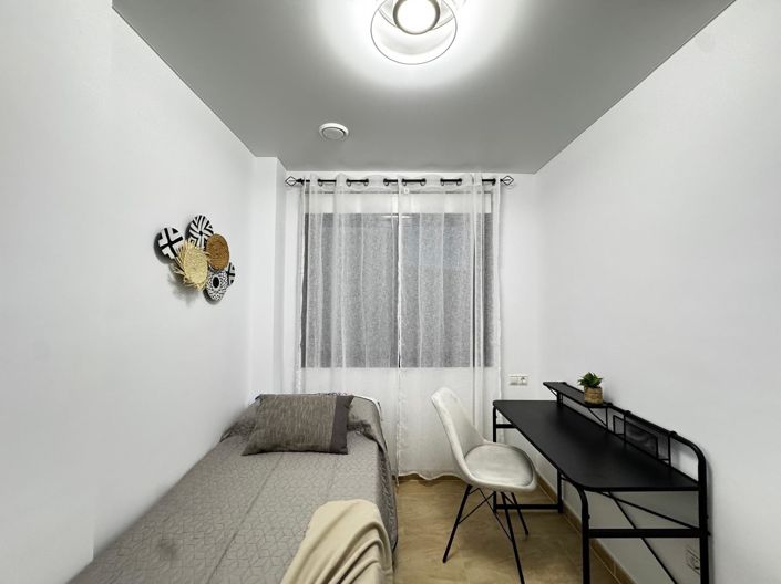 Image No.21-3 Bed Apartment for sale