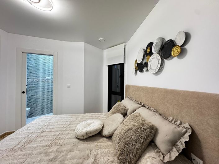 Image No.28-3 Bed Apartment for sale