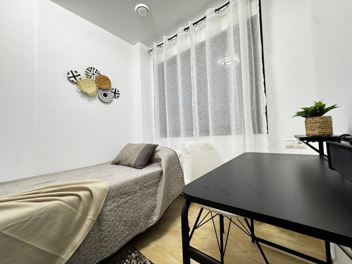 Image No.30-3 Bed Apartment for sale