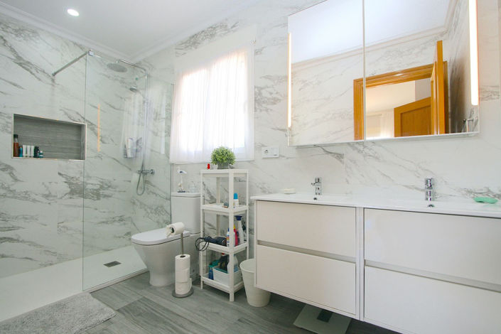 Image No.7-5 Bed Villa for sale