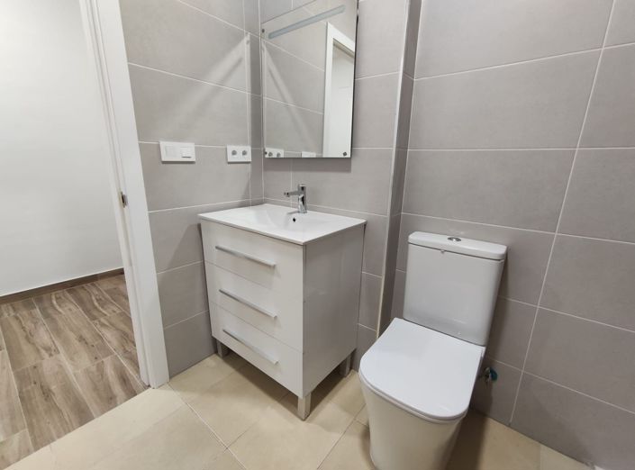 Image No.4-2 Bed Townhouse for sale