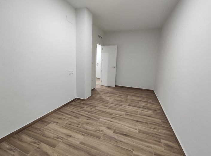 Image No.7-2 Bed Townhouse for sale