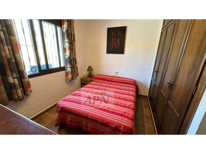 Image No.40-3 Bed Country House for sale