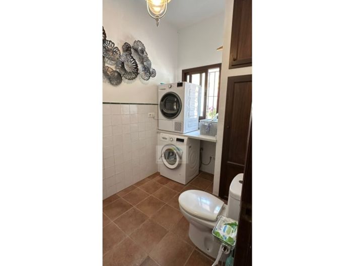 Image No.42-3 Bed Country House for sale