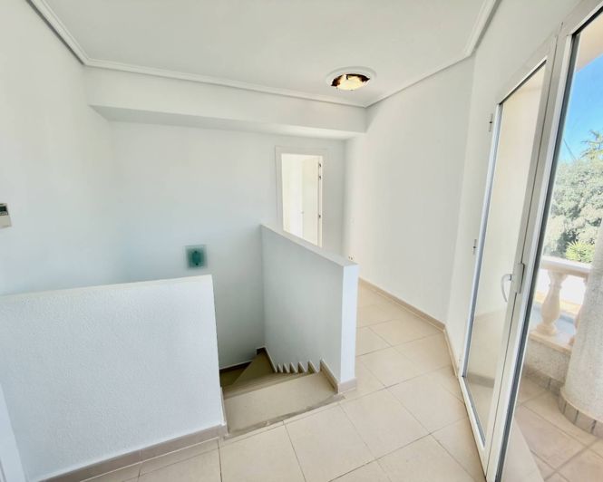 Image No.30-5 Bed Villa for sale